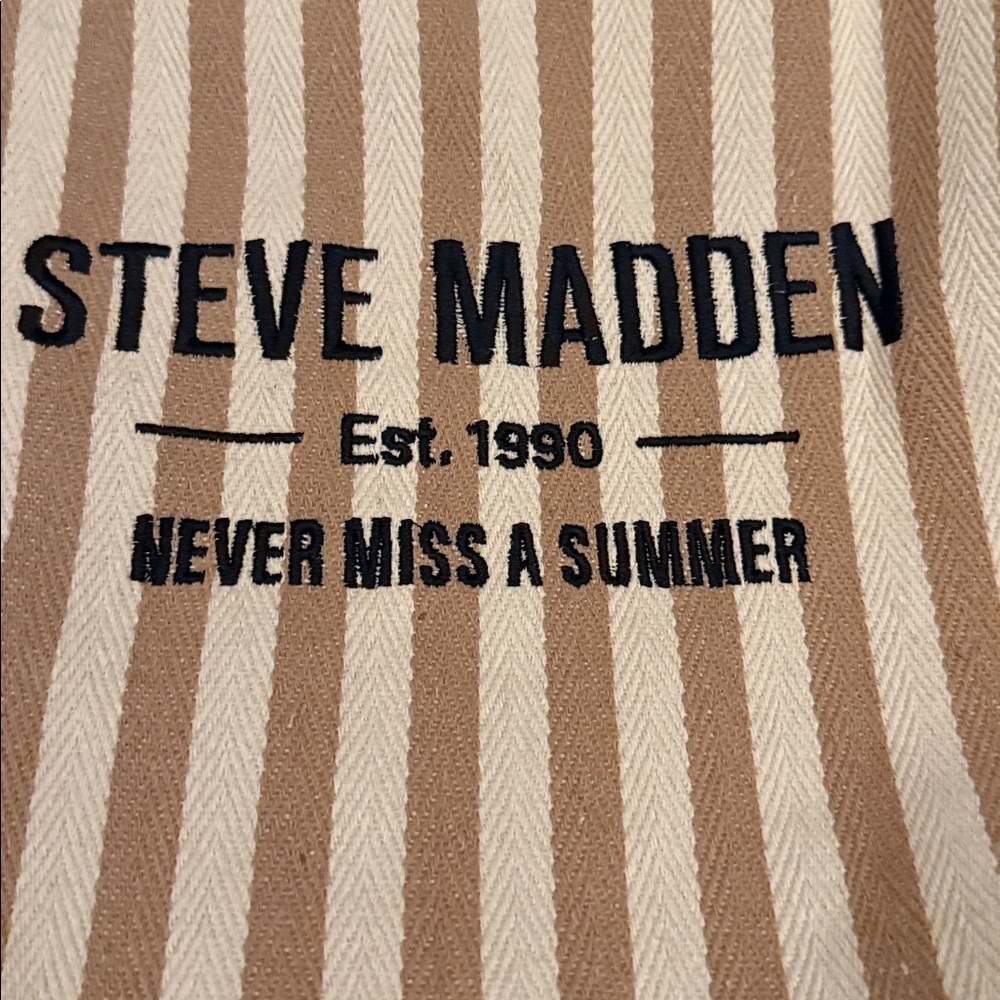 Steve Madden Beige and White Striped oversized Bag - Picture 2 of 4
